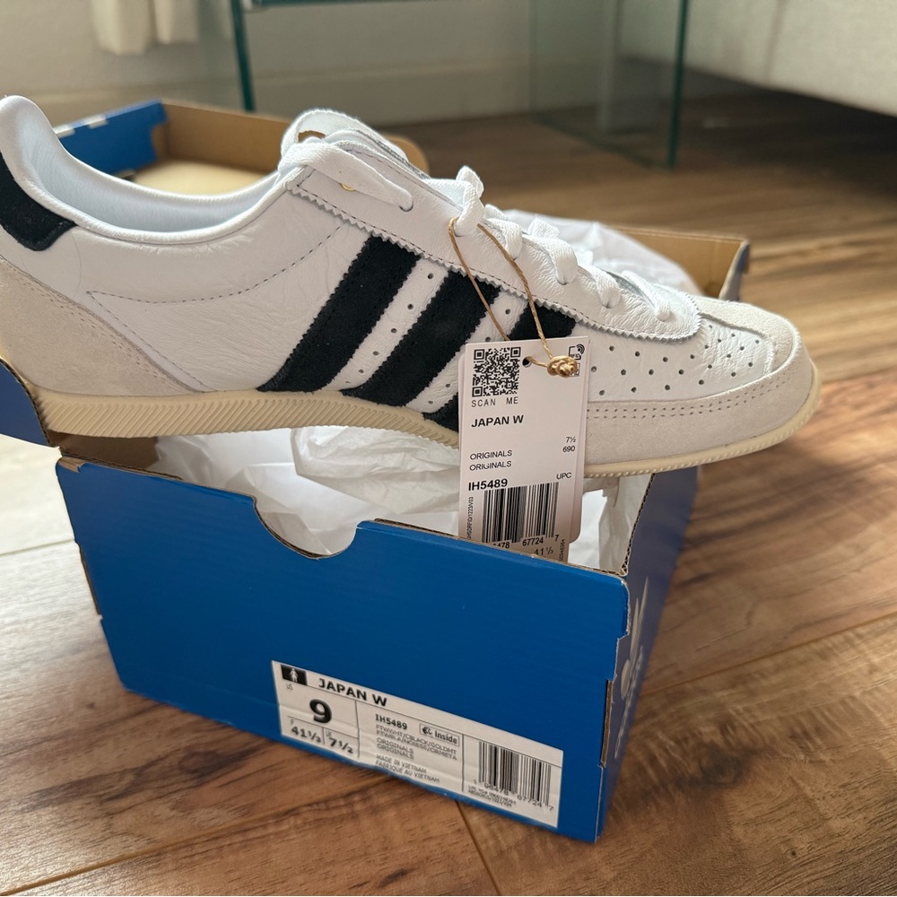 Adidas Japan White Sneakers with Black Stripes - Picture 4 of 5